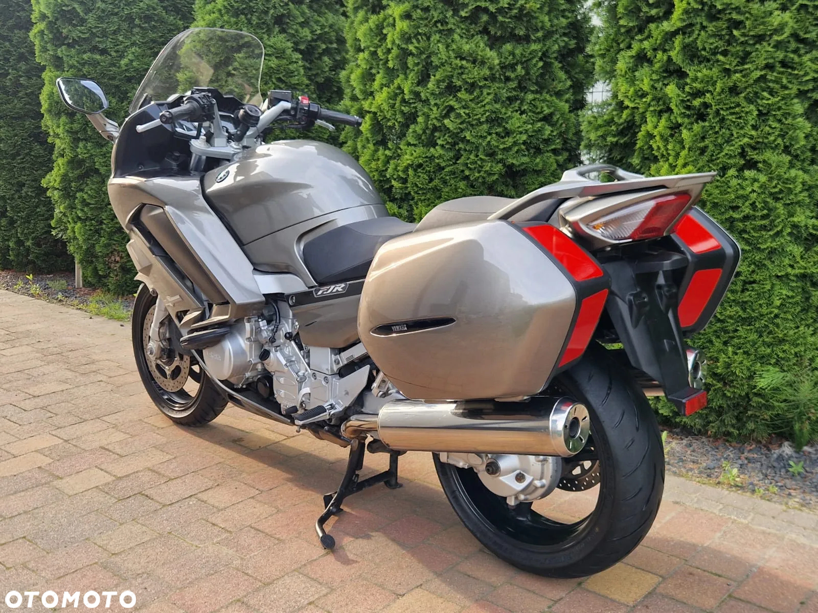 Yamaha FJR - 16