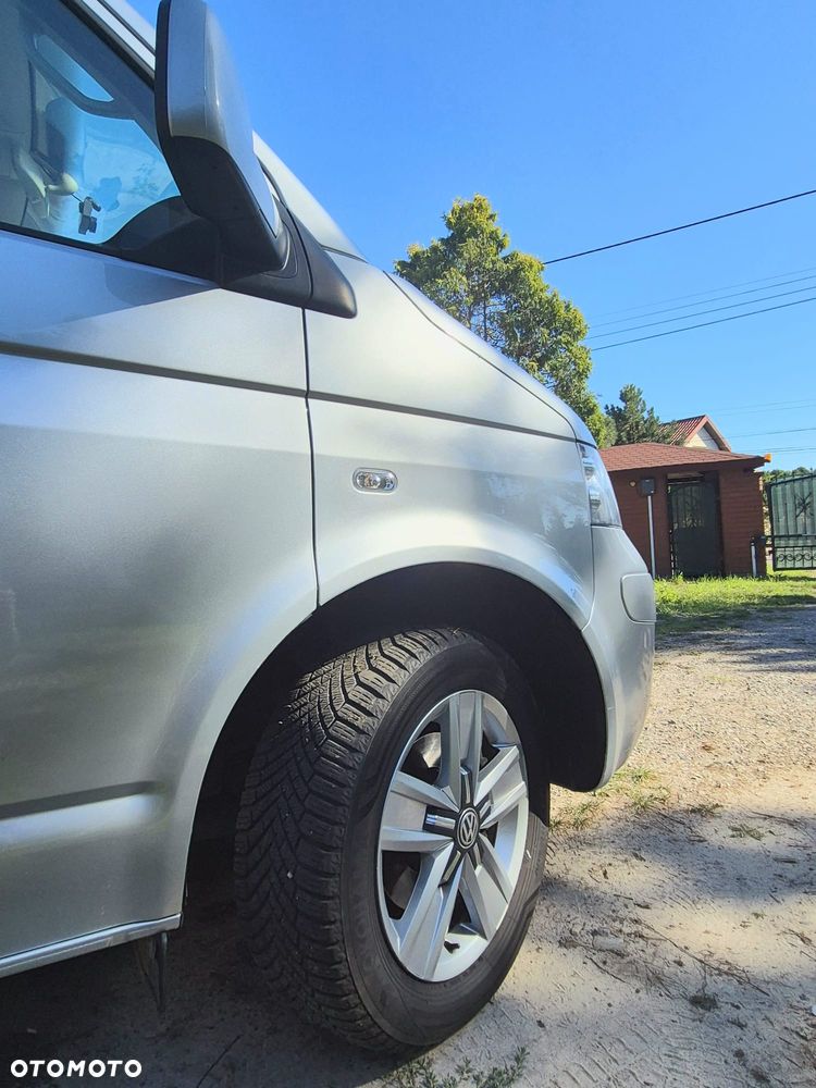 Volkswagen Caravelle - 10