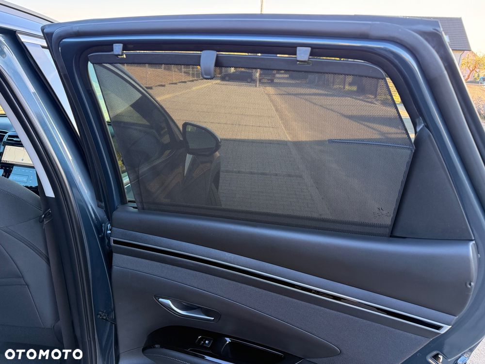 Hyundai Tucson 1.6 T-GDi HEV Executive 2WD - 28