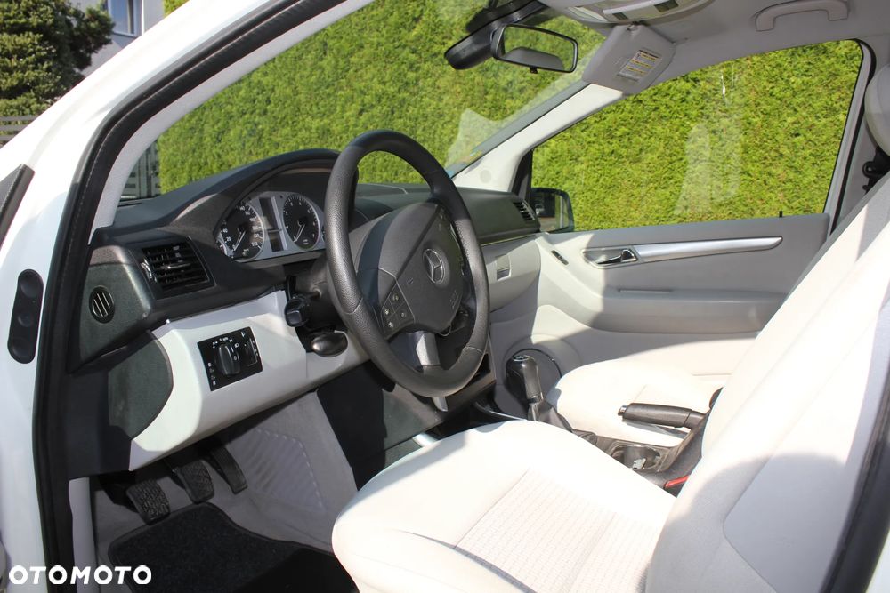 Mercedes-Benz Klasa B 150 BlueEffICIENCY - 20