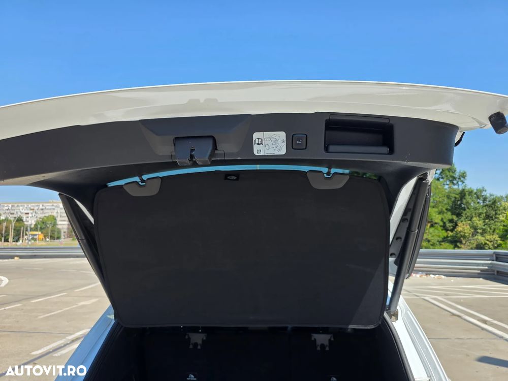 Ford Kuga 2.5 Duratec PHEV ST-LINE - 11