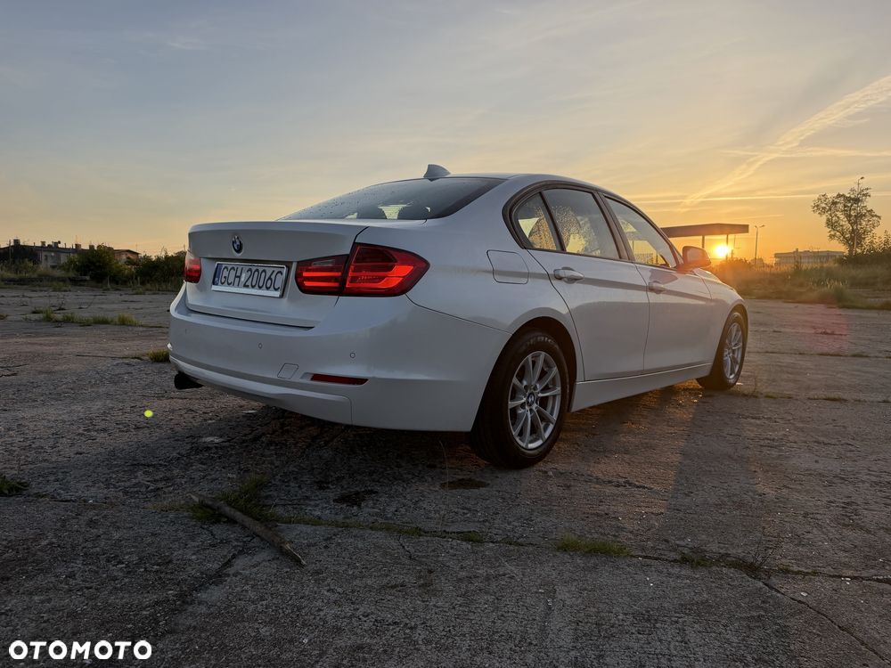 BMW F30 2012 photo 5