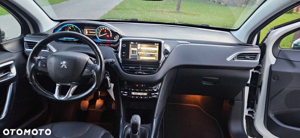 Peugeot 2008 - 8