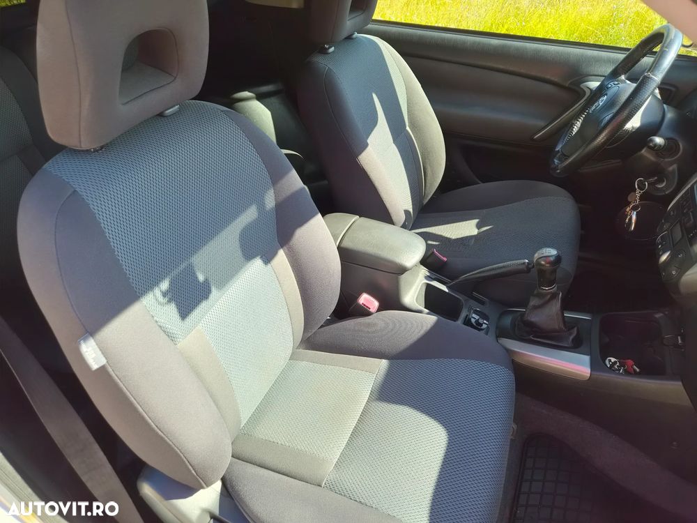 Toyota RAV4 2.0 D-4D VIP - 4