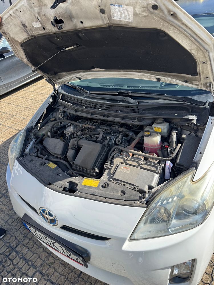 Toyota Prius 1.8 HSD Active - 17