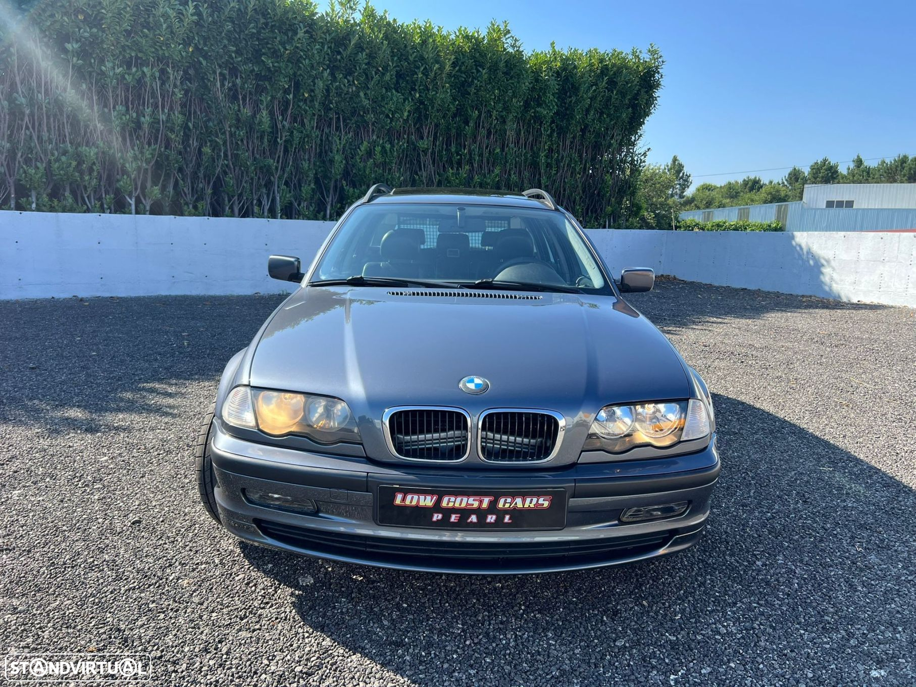 BMW 318 i Touring - 10