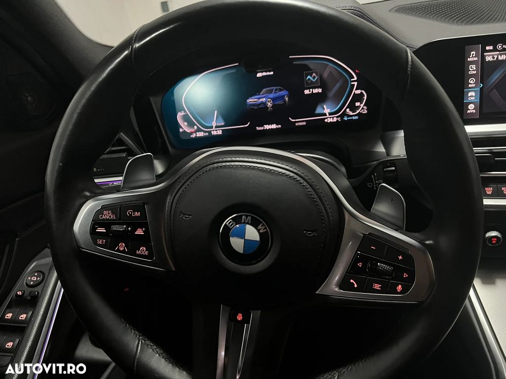 BMW Seria 3 330e Aut. M Sport - 23