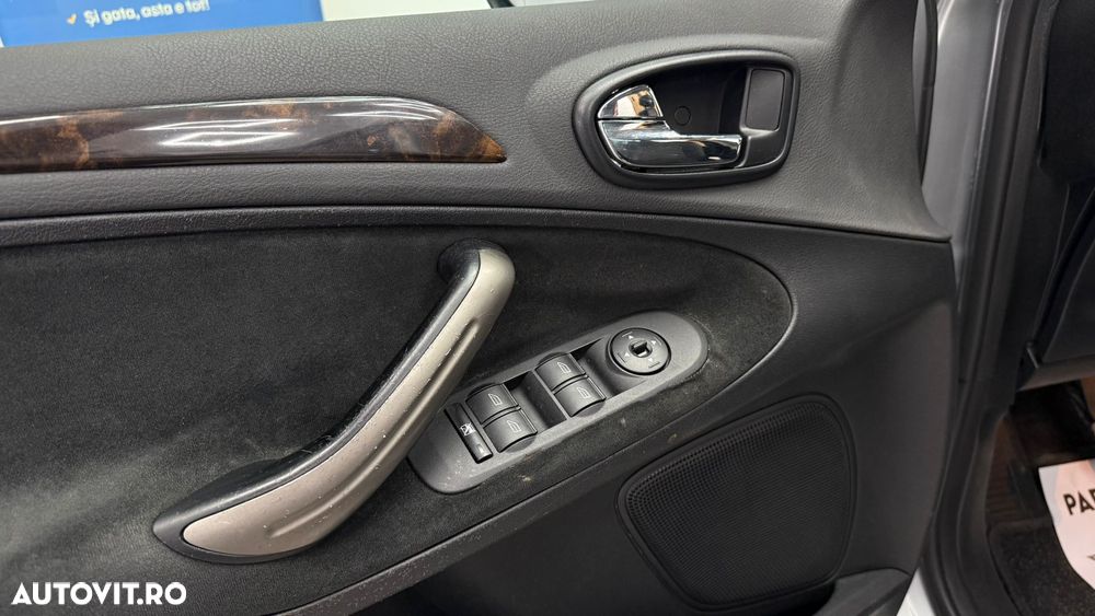 Ford Galaxy 2.0 Ghia - 20