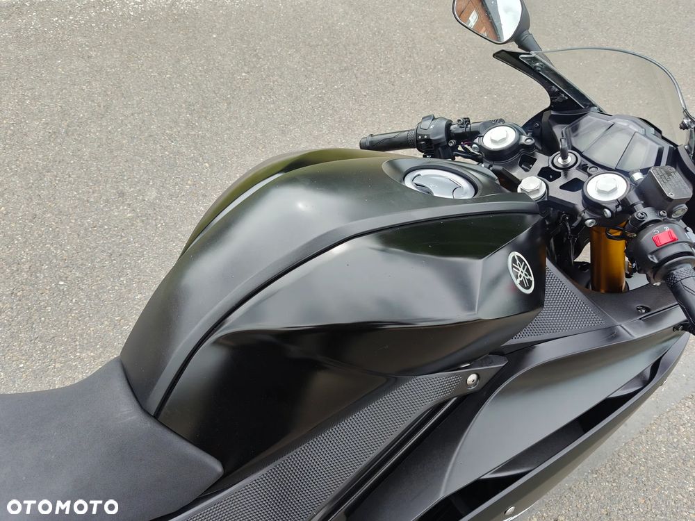 Yamaha YZF - 18
