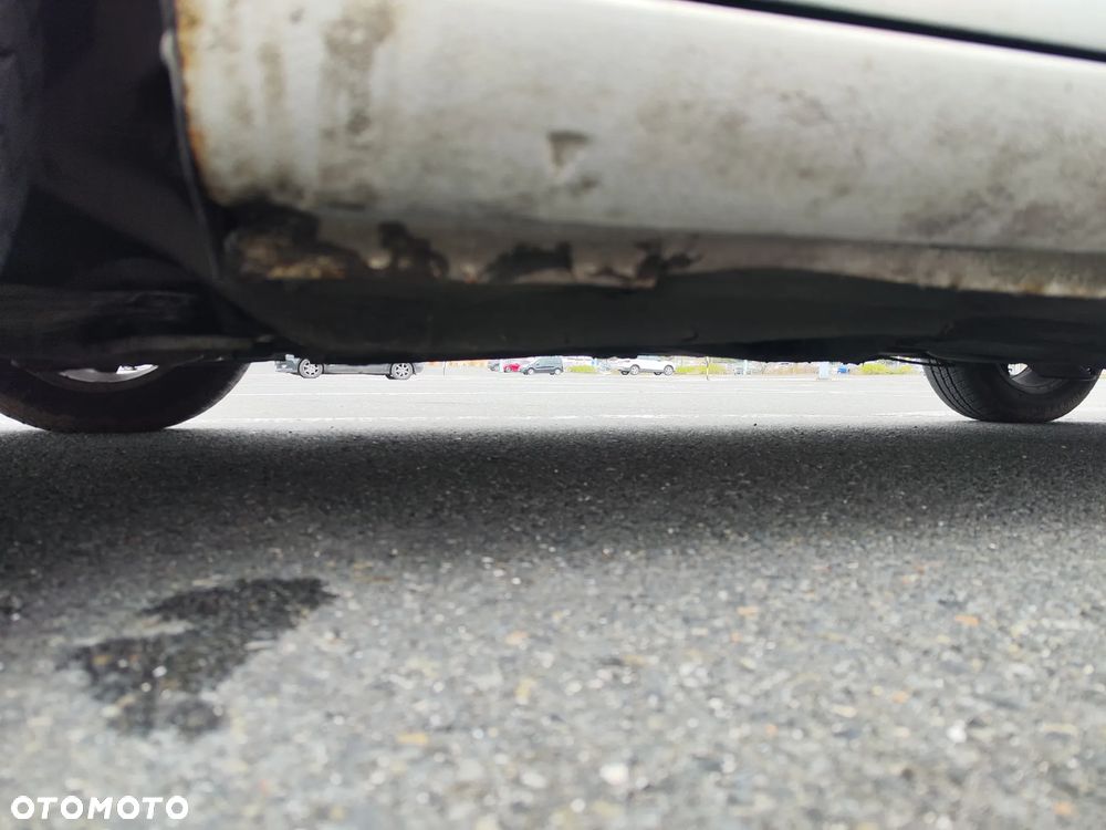 Volkswagen Golf 1.9 TDI Highline - 14