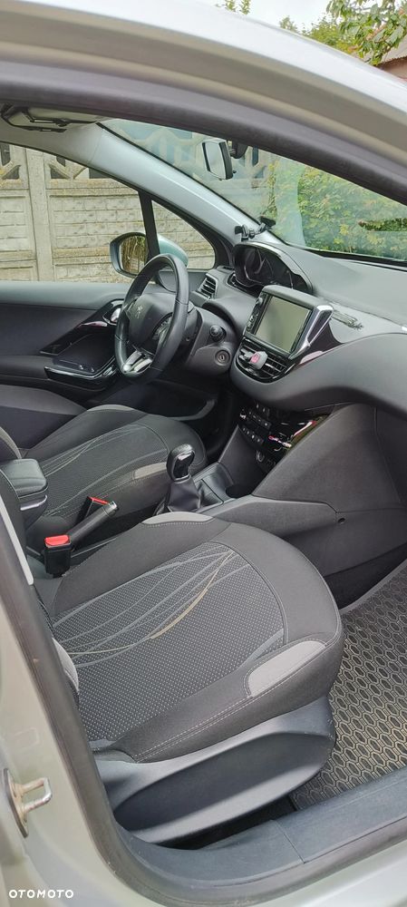 Peugeot 208 1.2 PureTech Active - 19
