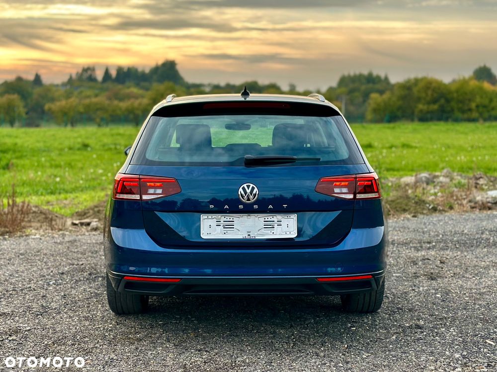 Volkswagen Passat ver-variant-1-6-tdi-scr-dsg-comfortline - 13