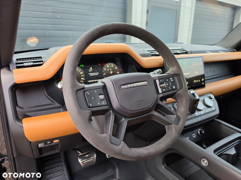 Land Rover Defender - 20