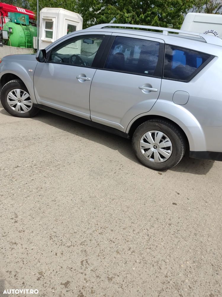 Mitsubishi Outlander 2.0 DI-D Instyle - 1