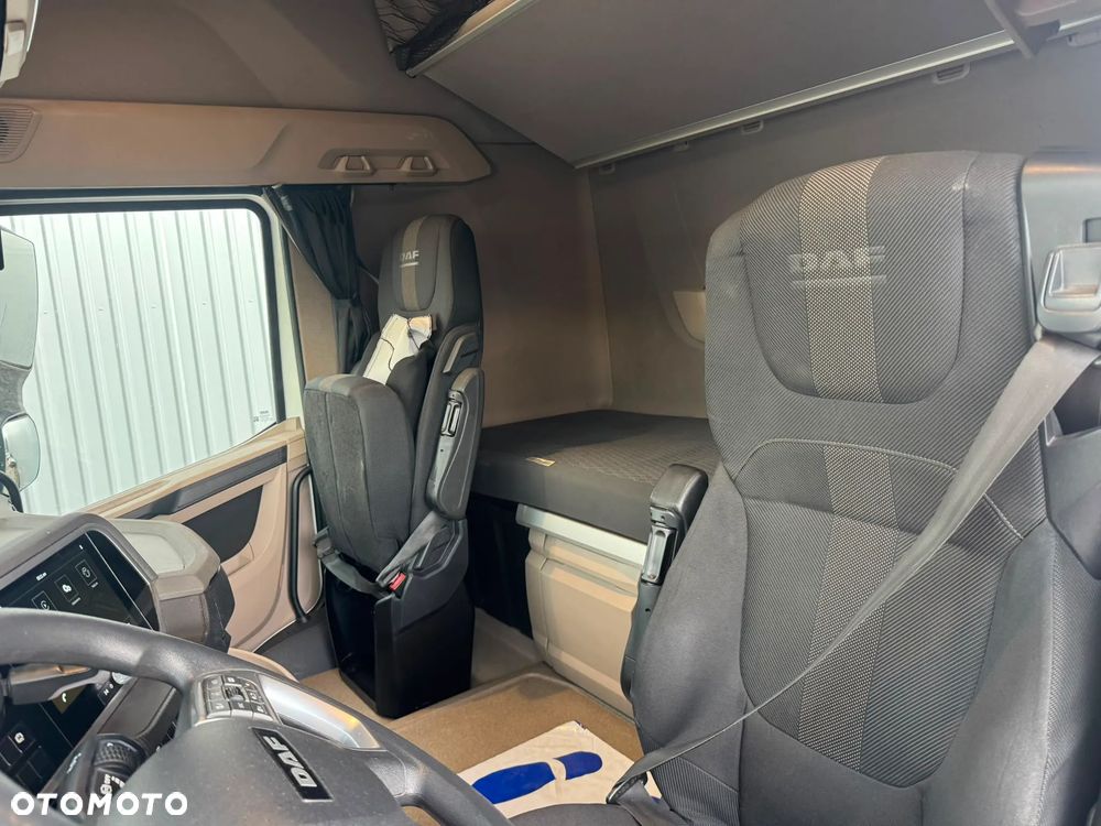 DAF XG - 12