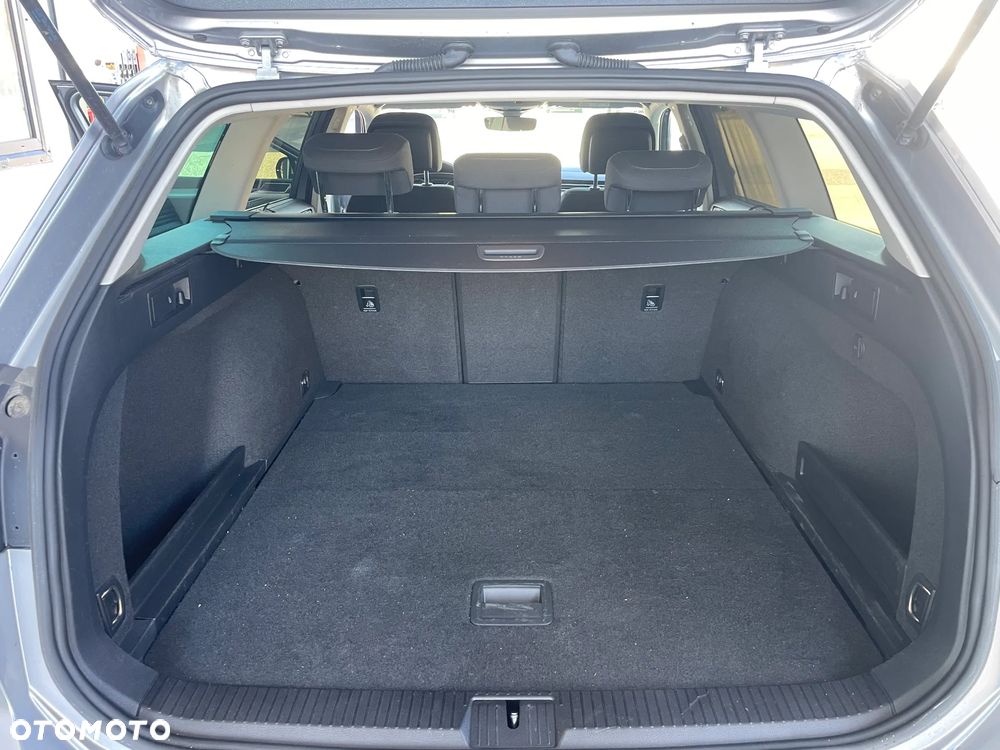 Volkswagen Passat 1.5 TSI EVO Trendline - 11