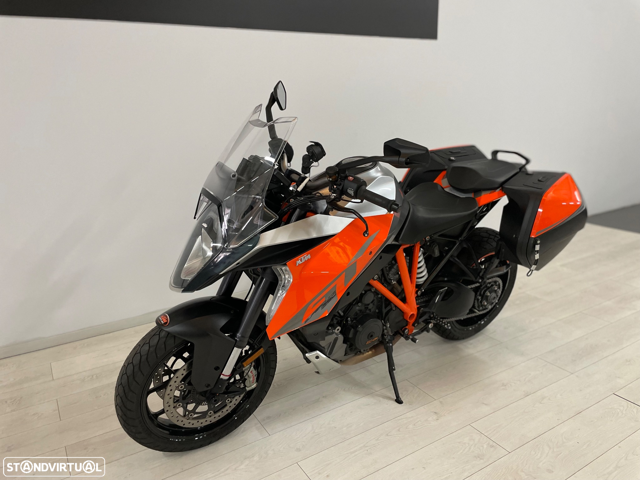 KTM Duke 1290 SUPER DUKE  GT - 15