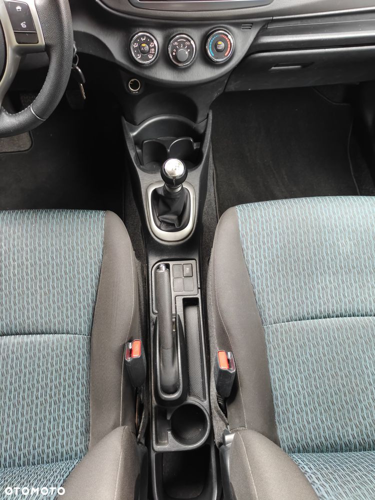 Toyota Yaris - 25