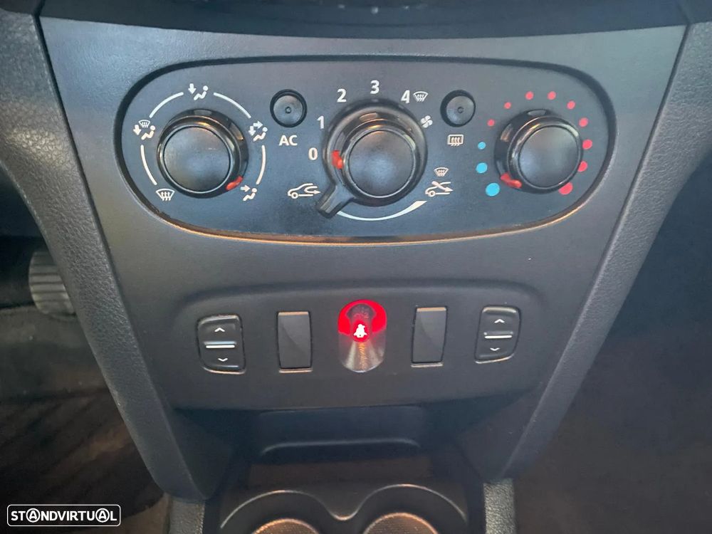 Dacia Sandero 0.9 TCe Stepway - 11