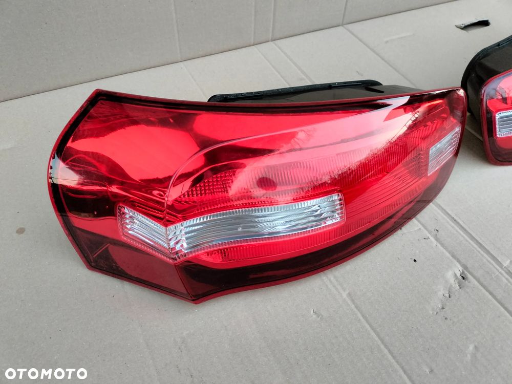 CITROEN C4 II PICASSO LAMPA PRAWA LEWA TYŁ - 3
