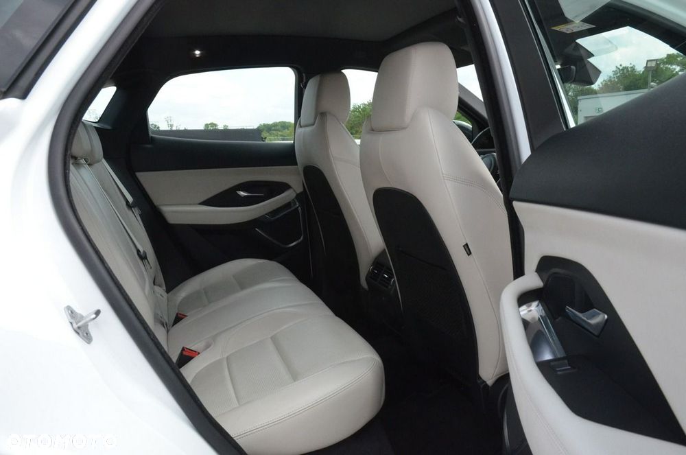 Jaguar E-Pace 2.0 i4P AWD R-Dynamic SE - 32