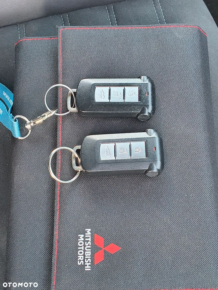 Mitsubishi Outlander - 14