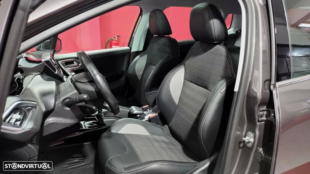 Peugeot 2008 1.2 PureTech Allure - 41