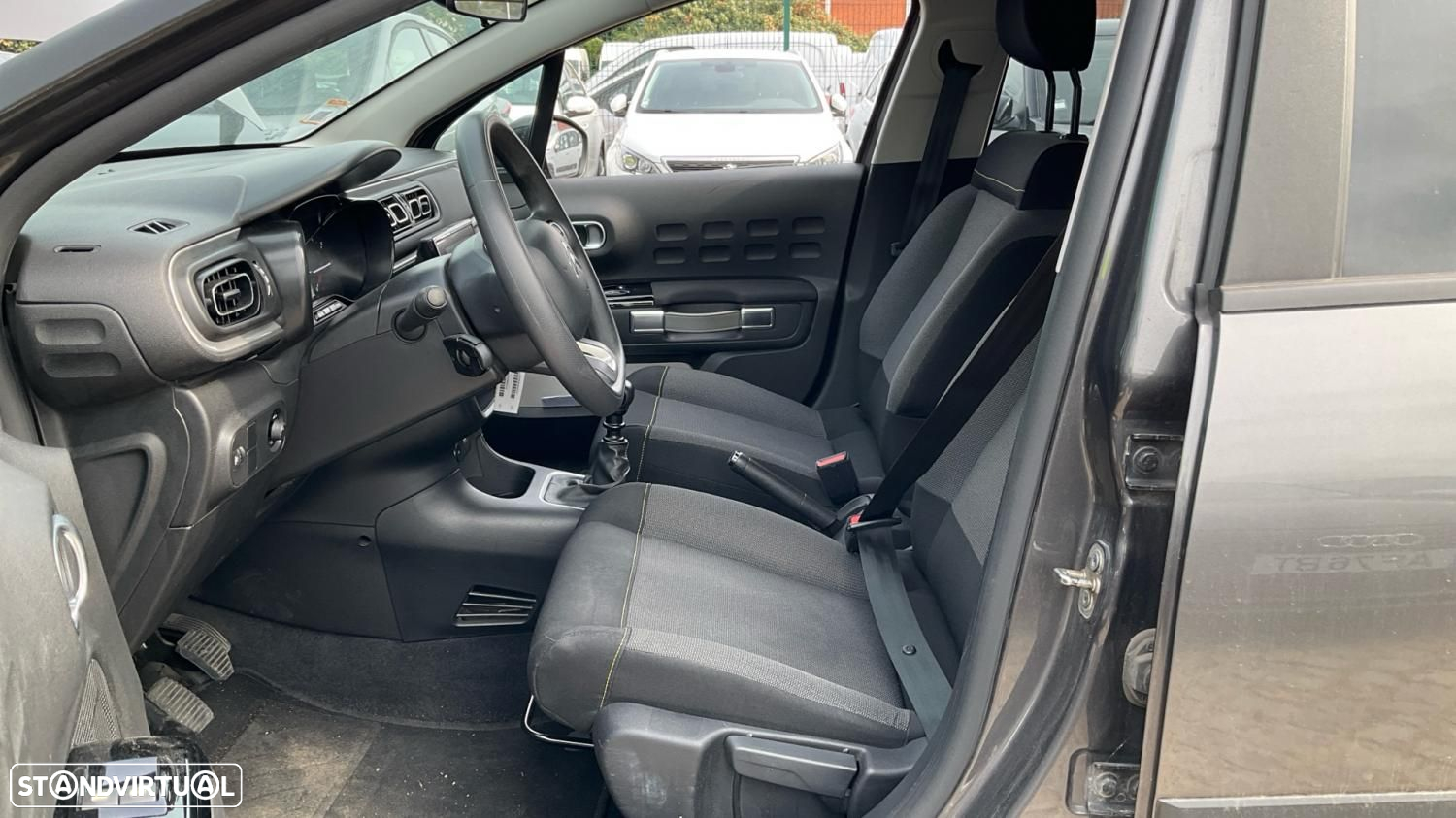 Citroën C3 1.2 PureTech C-Series - 10