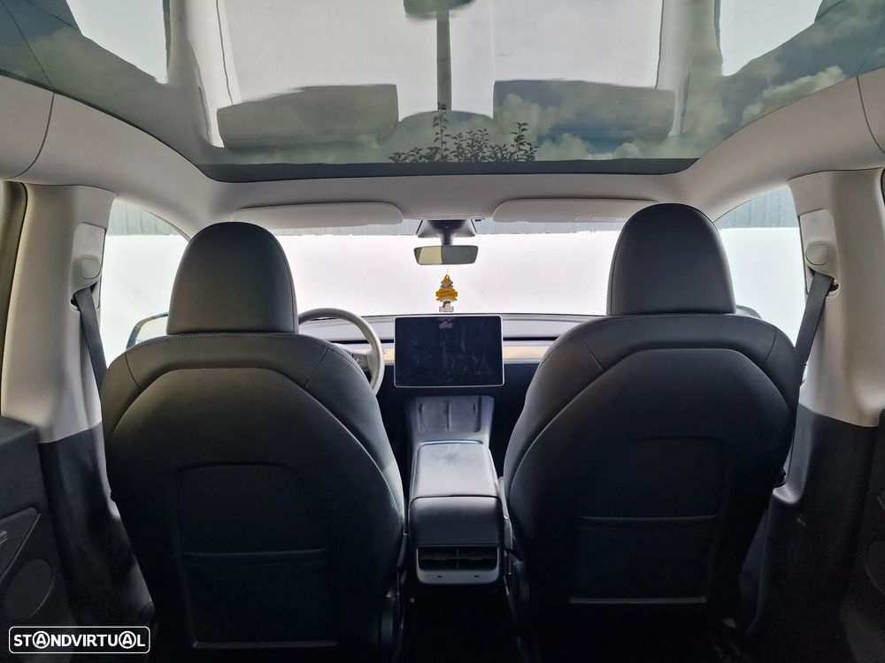 Tesla Model Y Long Range Dual Motor AWD - 12