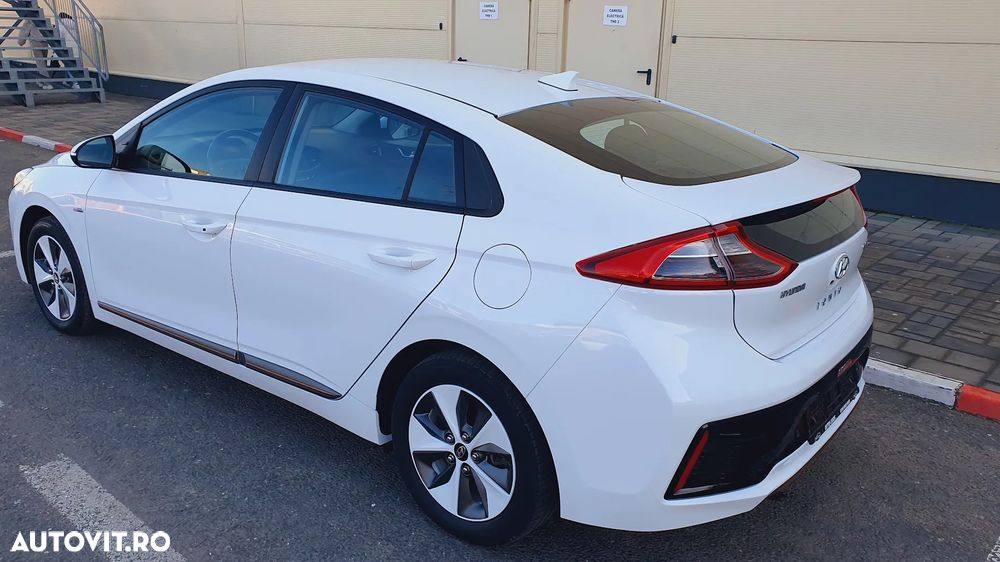 Hyundai IONIQ 120CP Exclusive - 3