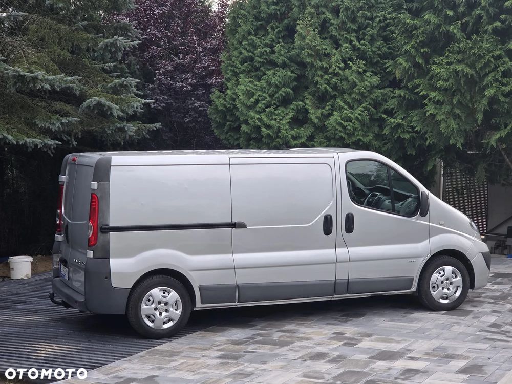 Opel Vivaro L2H1 2.9t - 18
