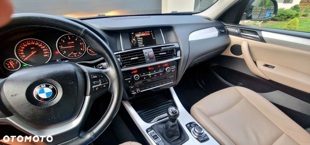 BMW X3 sDrive18d xLine - 27