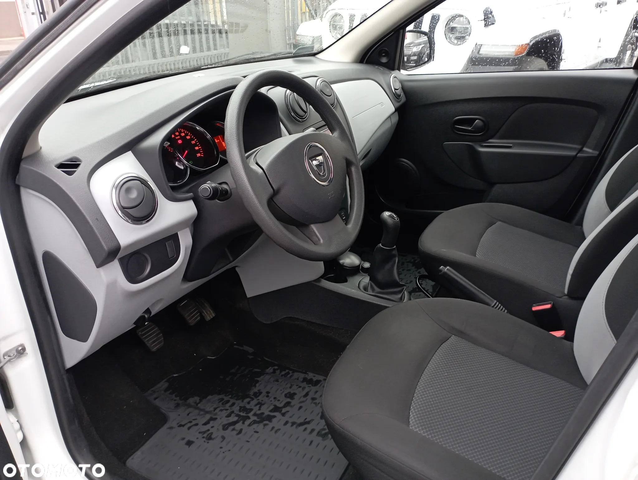 Dacia Logan 1.2 16V Access - 6