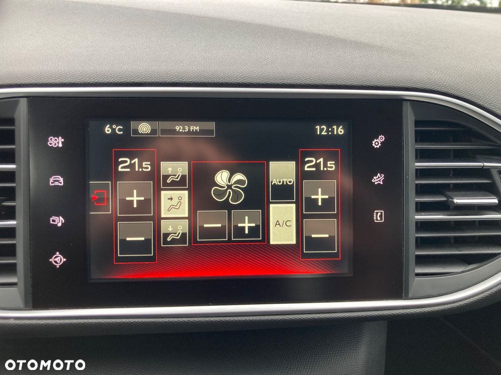 Peugeot 308 1.6 e-THP GT S&S - 17