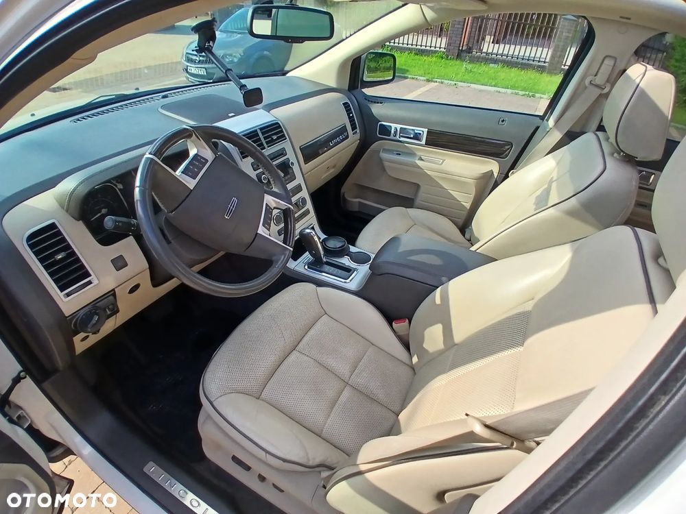 Lincoln MKX - 7