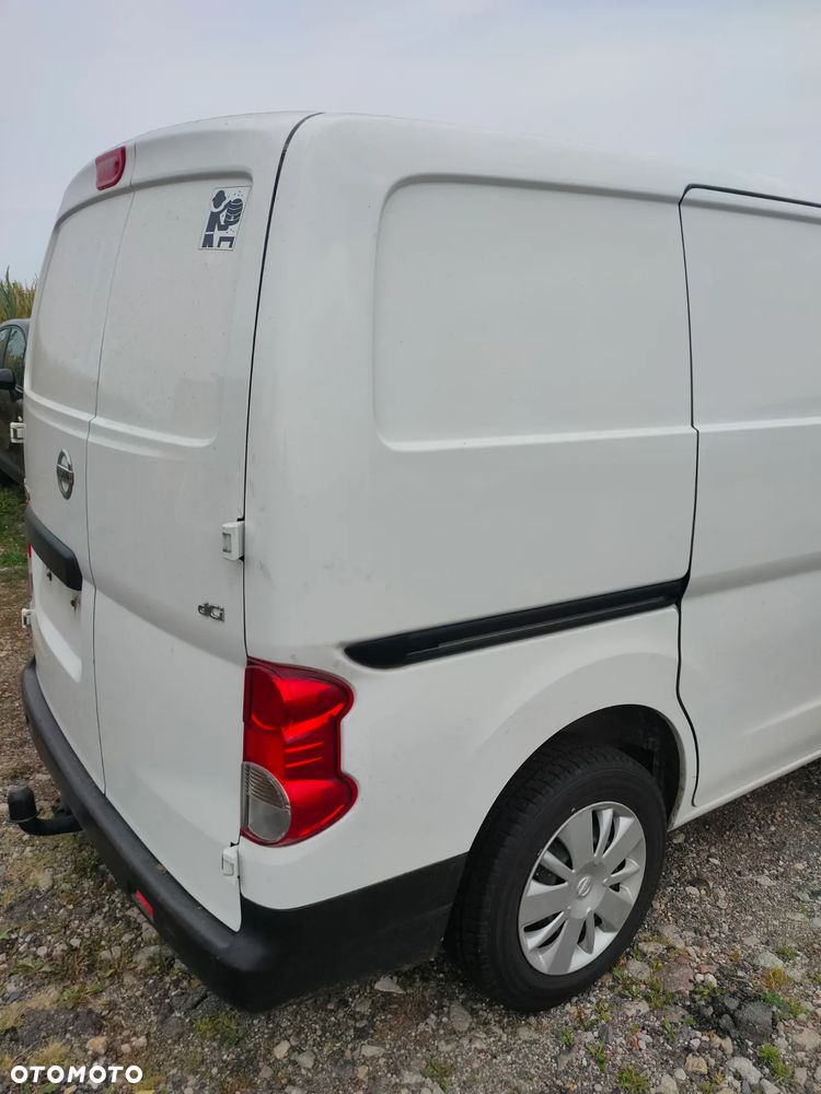 BŁOTNIK PRAWY TYŁ PAS WANNA NISSAN NV200 - 1