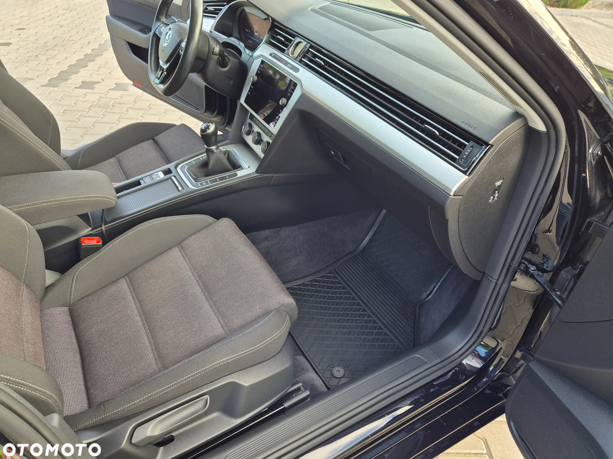 Volkswagen Passat 2.0 TDI BMT Comfortline - 28