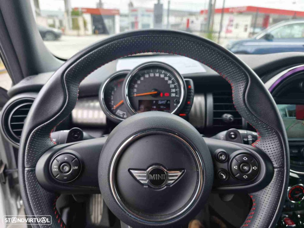MINI 5 Portas Cooper SD Auto Desportiva - 8
