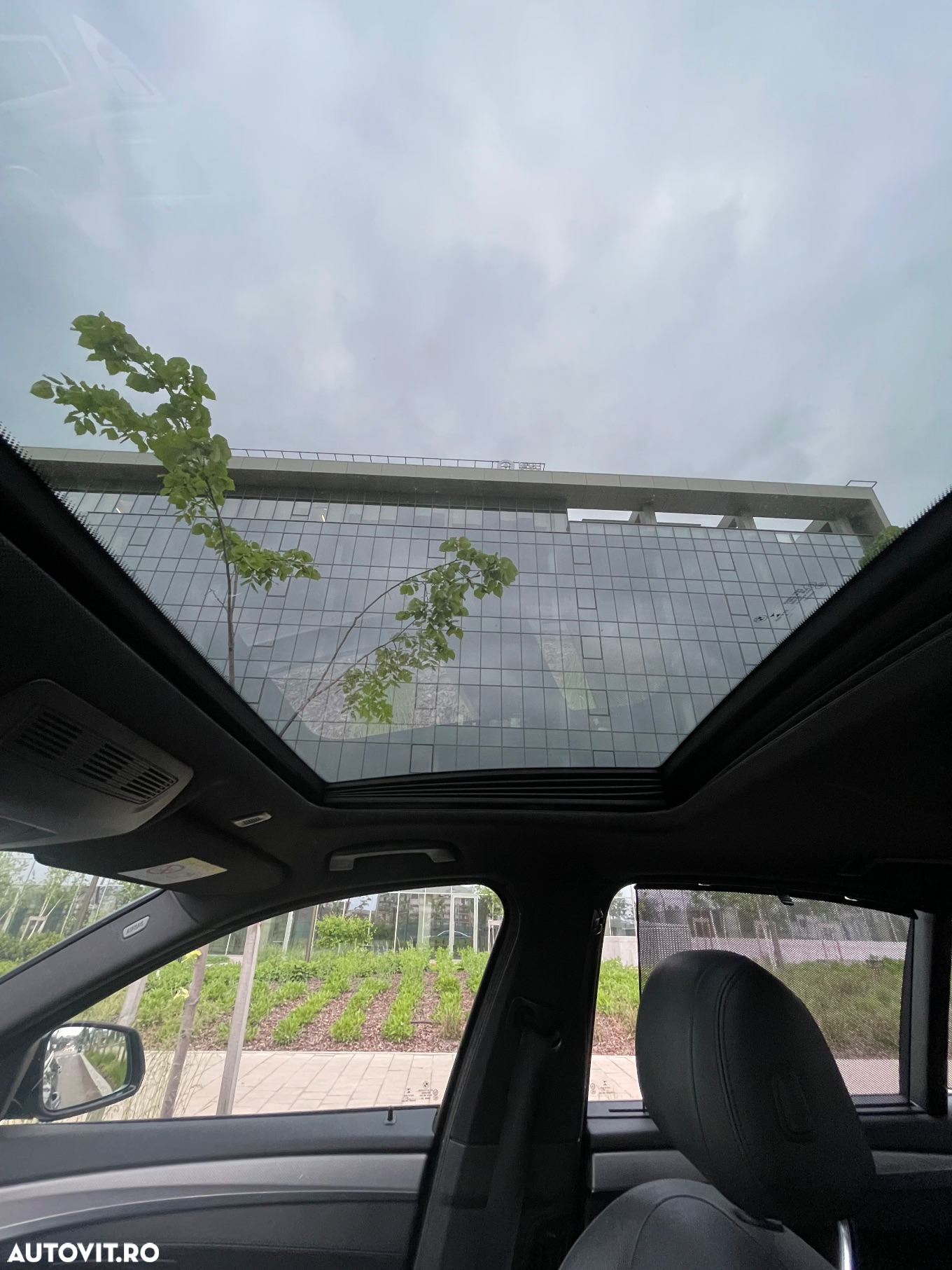 BMW Seria 5 530d xDrive AT - 24
