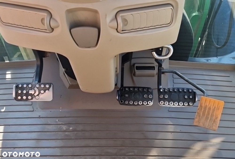 John Deere 6145R - 3