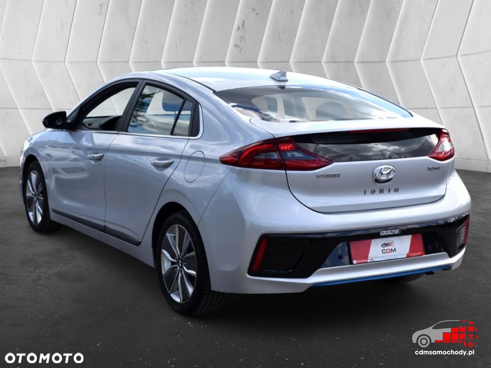 Hyundai IONIQ - 8
