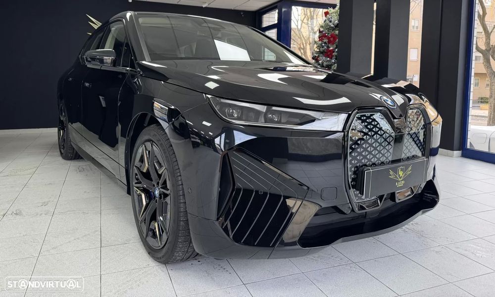 BMW iX xDrive 40 Pack Desportivo - 1