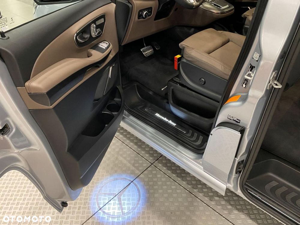 Mercedes-Benz Klasa V - 14