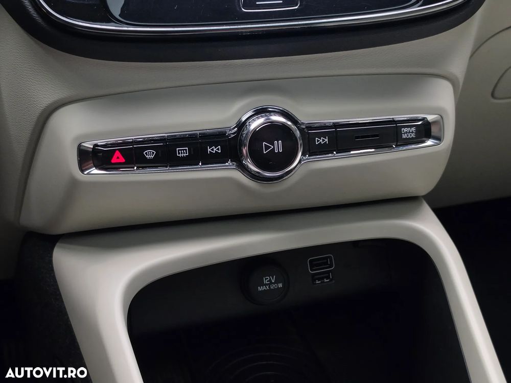 Volvo XC 40 D4 AWD Geartronic Inscription - 27