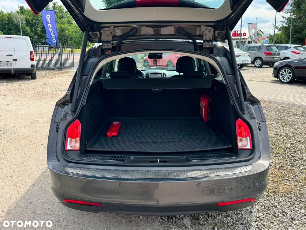 Opel Insignia - 25