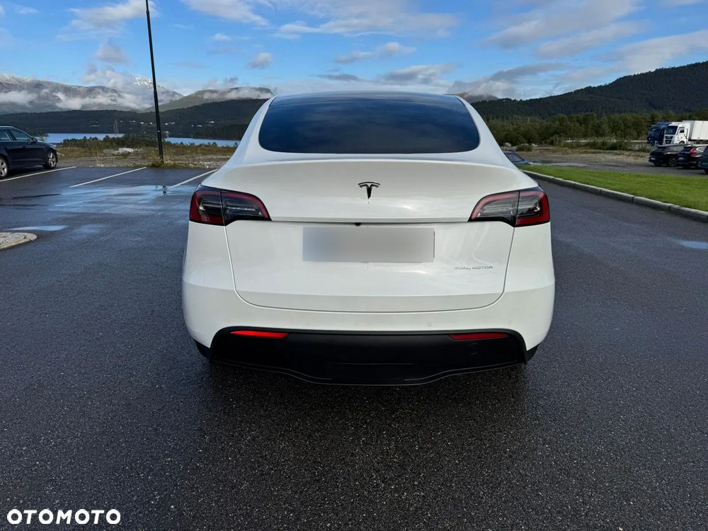 Tesla Y Model Long Range Dual Motor AWD - 4