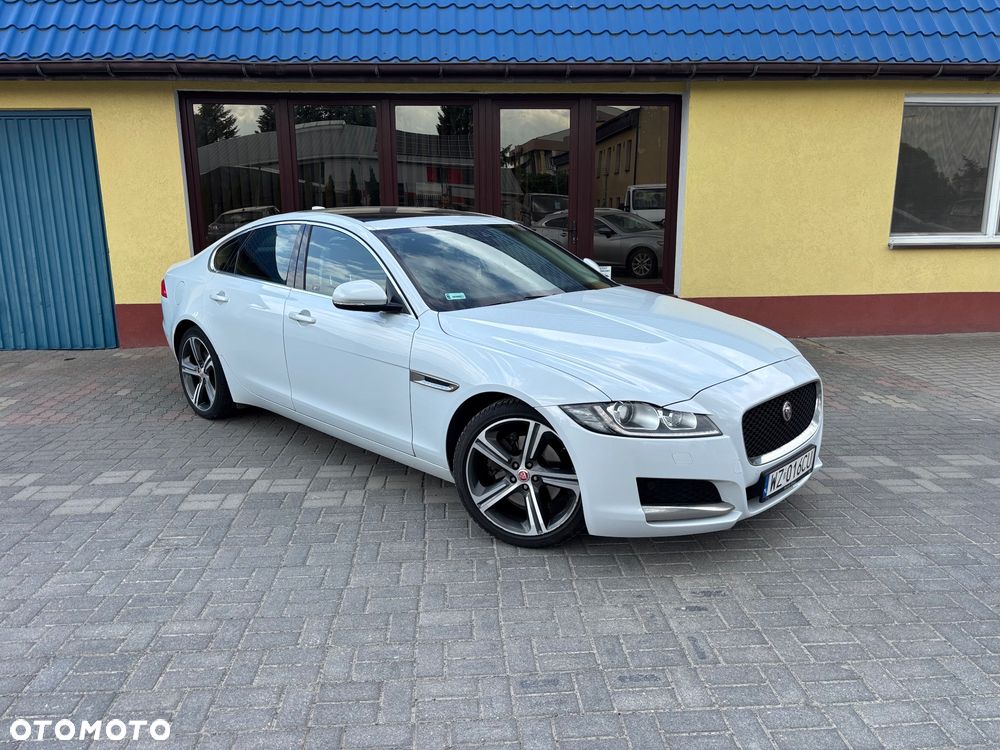 Jaguar XF 2.0 i4D Prestige - 3