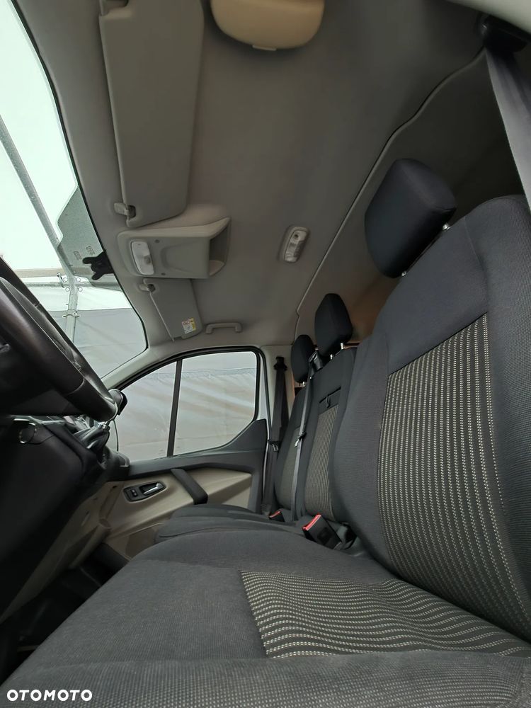 Ford TRANSIT CUSTOM - 12