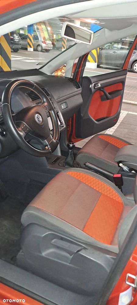 Volkswagen Touran 2.0 TDI DPF Cross - 9