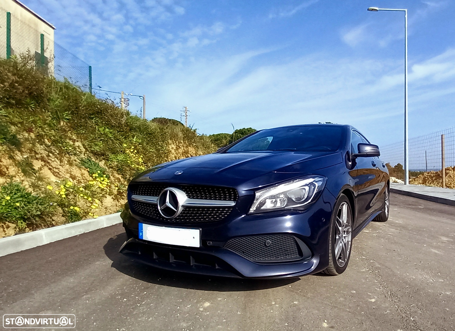 Mercedes-Benz CLA 200 d Shooting Brake AMG Line - 2